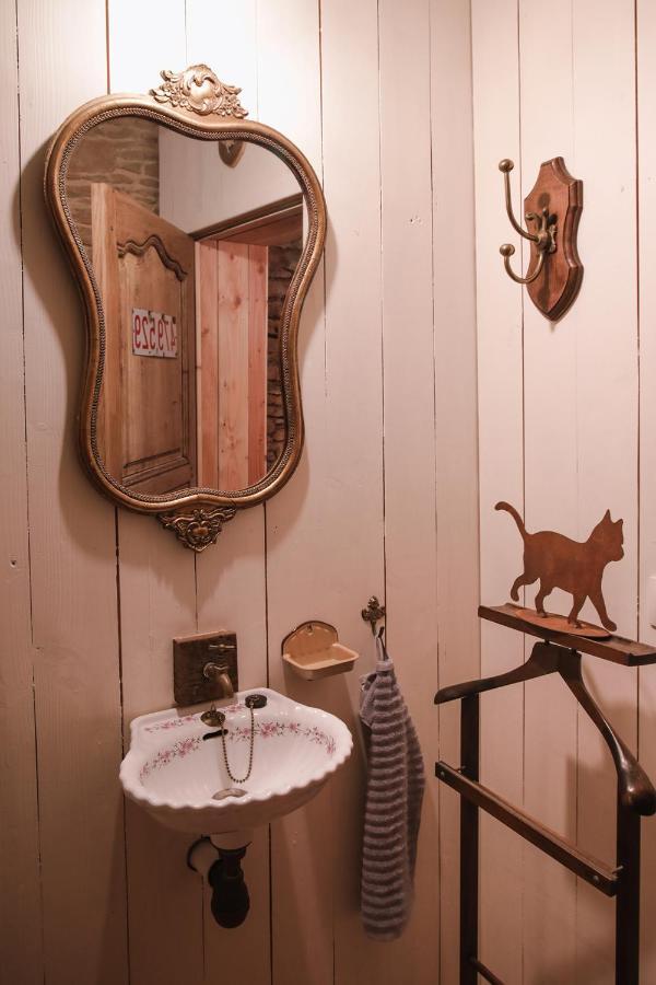 Les Chambres Du Chat Sainte-Cécile Esterno foto